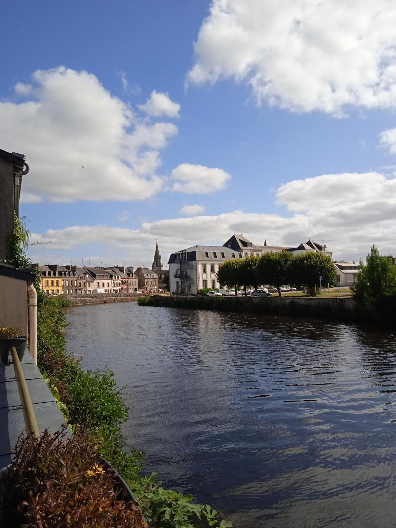 Auberge De Jeunesse Hi Pontivy Exterior foto